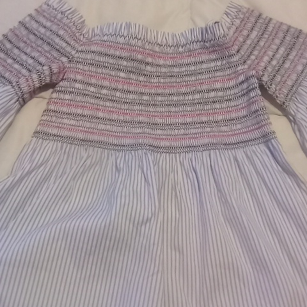 Clothes - Picture 2 of 3